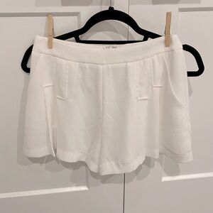 DO+BE Women's White Shorts
